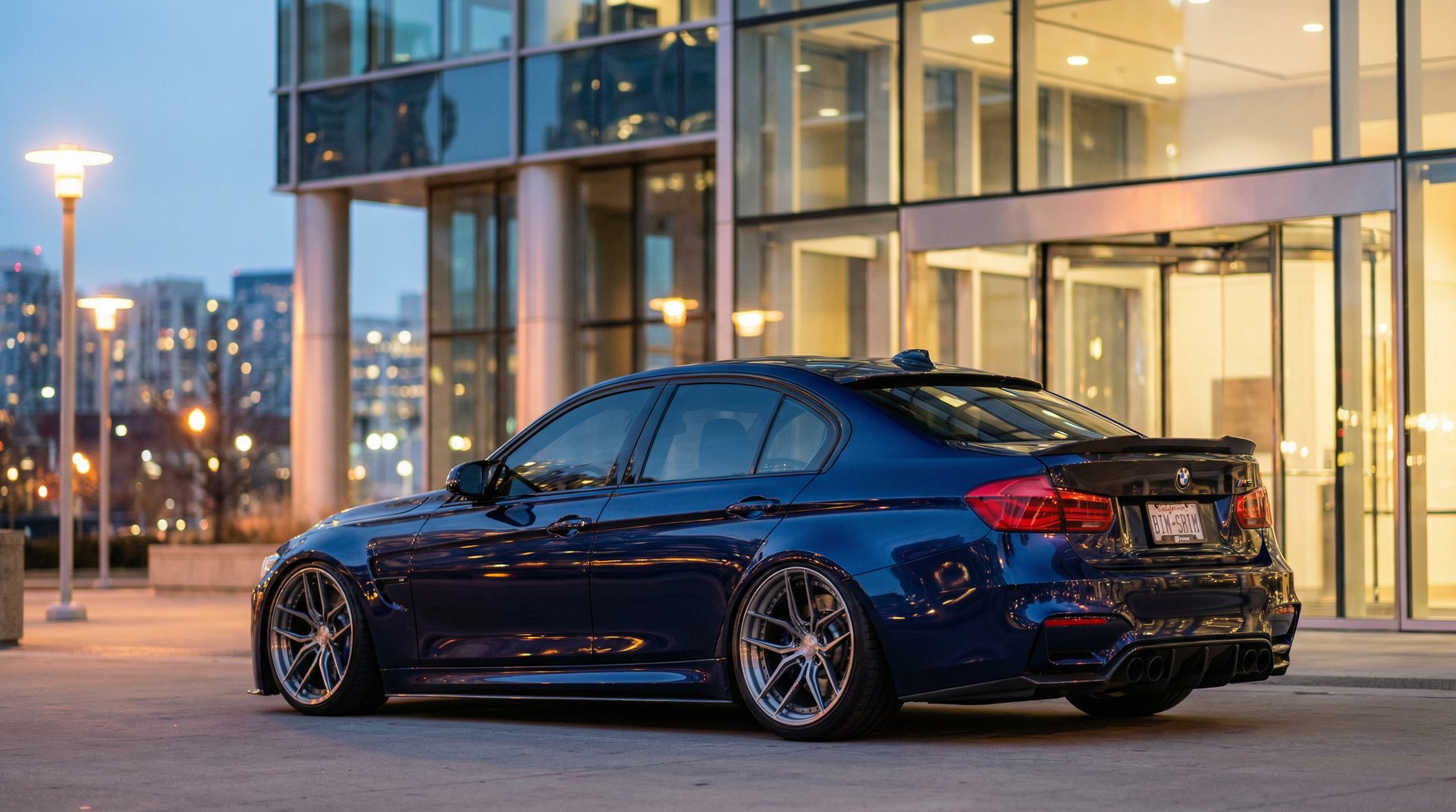 四虎影院轿车话题